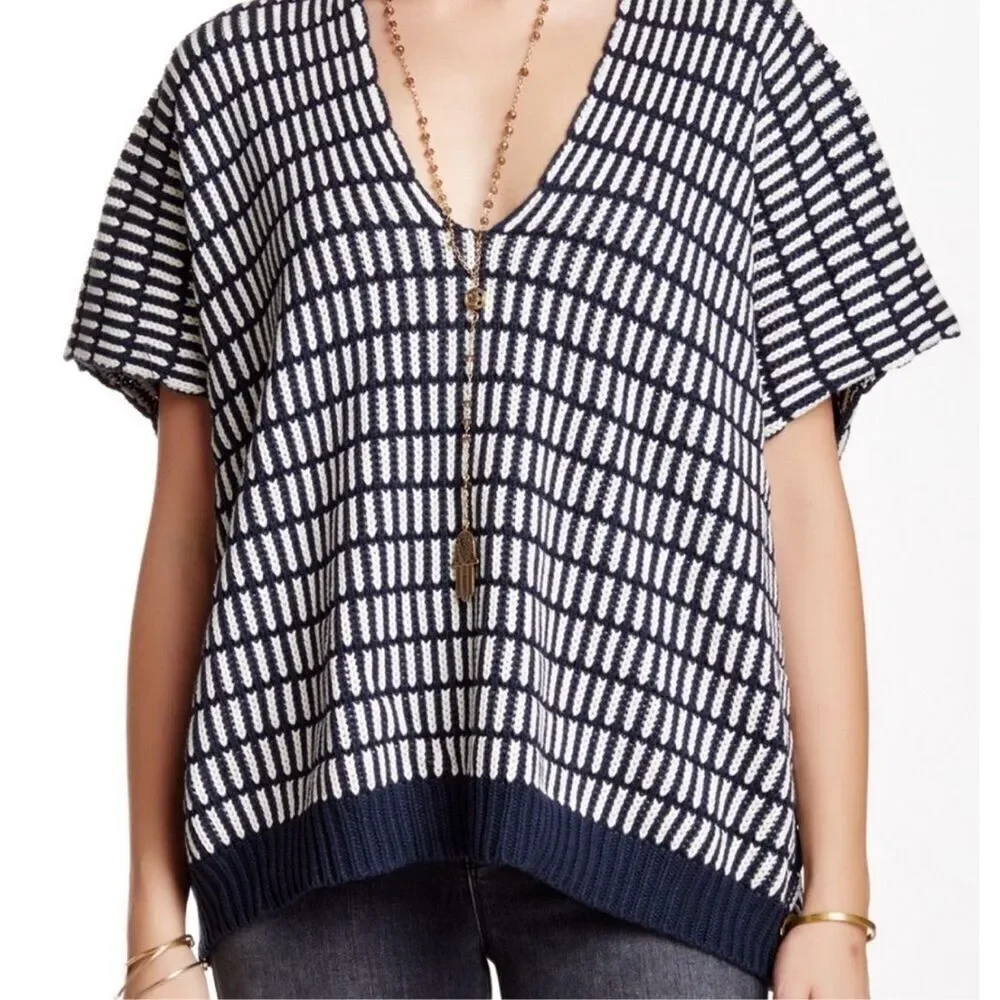 Free People Something Special Back Zip Short Sleeve Poncho Sweater Vest XS